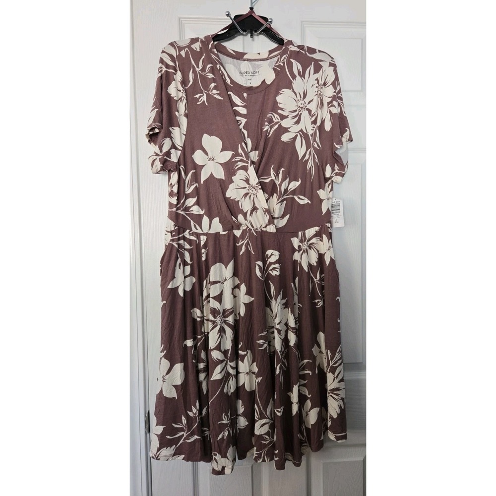 Torrid Fit & Flare Knit Floral Dress Mauve/White Short Sleeve Plus 2X